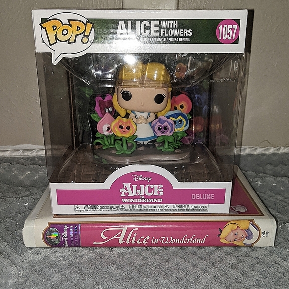Disney Other - ALICE IN WONDERLAND FUNKO AND VHS